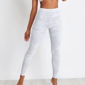 ALO Yoga Light Gray Camouflage Leggings